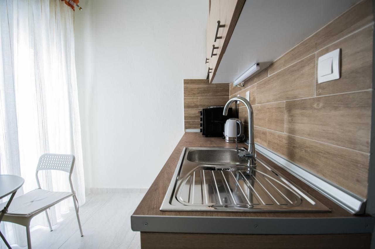 Chelona Apartments Nea Plagia Exterior photo