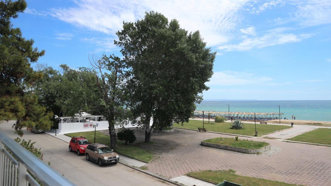 Chelona Apartments Nea Plagia Exterior photo